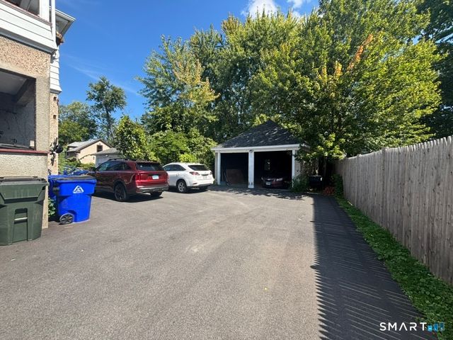 62 Quaker Lane South, West Hartford, CT 06119