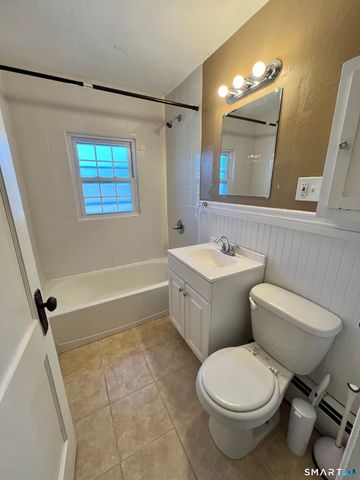 62 Quaker Lane South, West Hartford, CT 06119