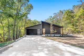 8 Wigtown Lane, Bella Vista, AR 72715