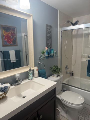 12501 SW 14th St 314R, Pembroke Pines, FL 33027