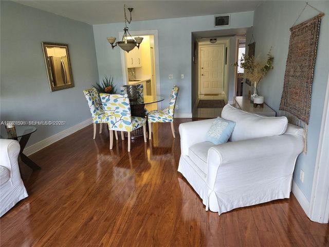 12501 SW 14th St 314R, Pembroke Pines, FL 33027