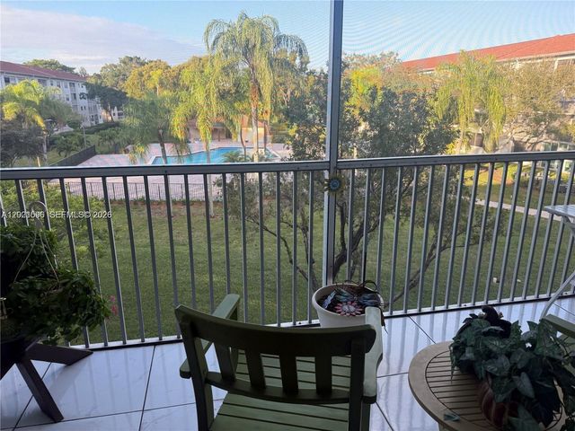 12501 SW 14th St 314R, Pembroke Pines, FL 33027