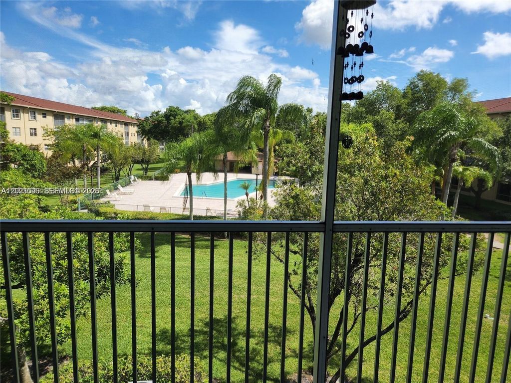 12501 SW 14th St 314R, Pembroke Pines, FL 33027