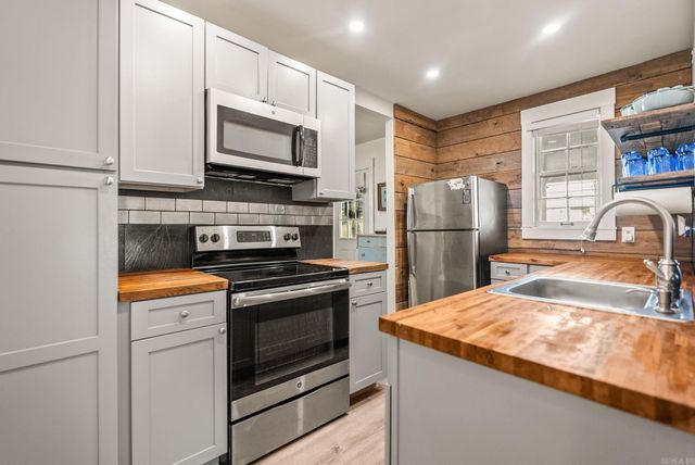 6721 Longwood Road, Cammack Village, AR 72207