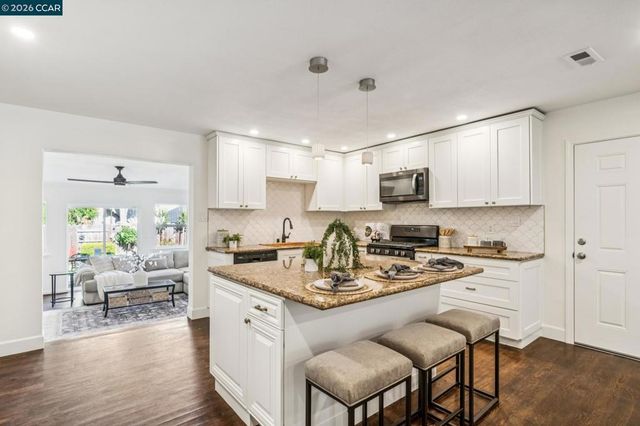 305 Keats Circle, Pleasant Hill, CA 94523