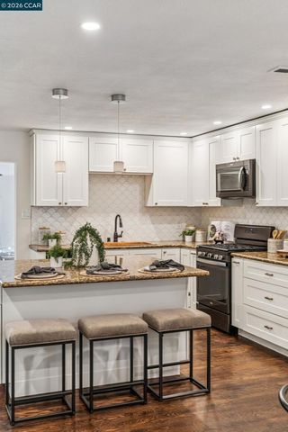 305 Keats Circle, Pleasant Hill, CA 94523