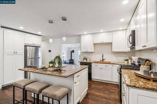 305 Keats Circle, Pleasant Hill, CA 94523