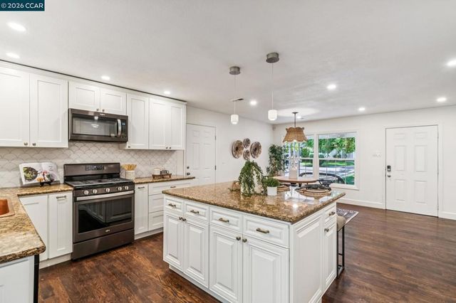305 Keats Circle, Pleasant Hill, CA 94523