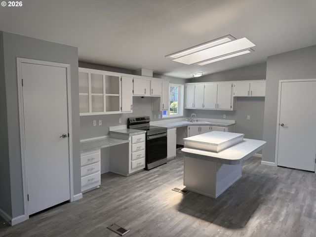 4682 Se 134TH Dr, Portland, OR 97236