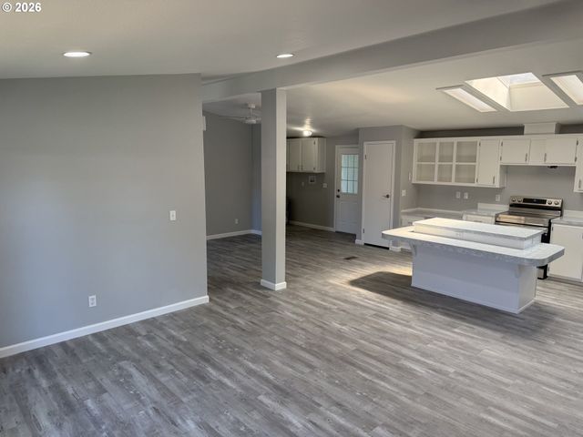 4682 Se 134TH Dr, Portland, OR 97236