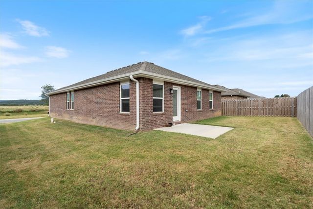 310 Wagnon Trail, Prairie Grove, AR 72753