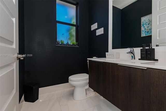 7902 NW 105th Ct 7902, Doral, FL 33178