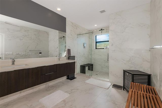 7902 NW 105th Ct 7902, Doral, FL 33178