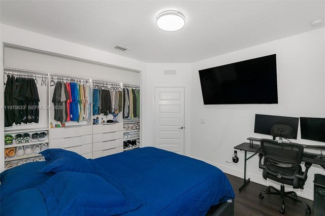 7902 NW 105th Ct 7902, Doral, FL 33178