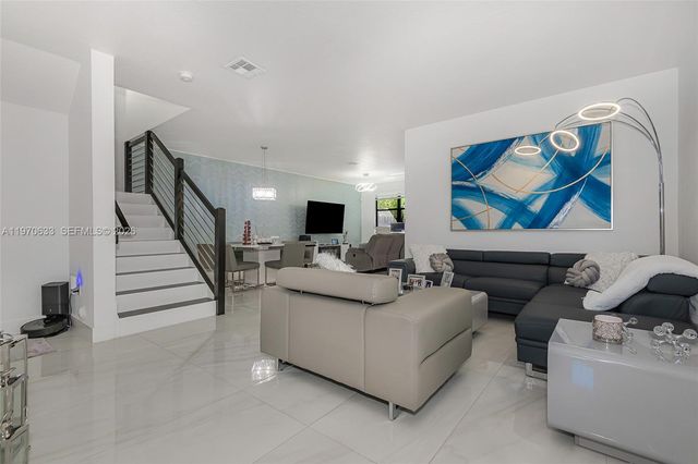 7902 NW 105th Ct 7902, Doral, FL 33178