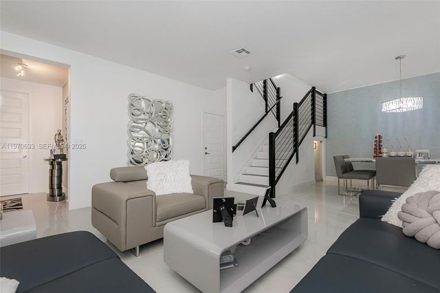 7902 NW 105th Ct 7902, Doral, FL 33178