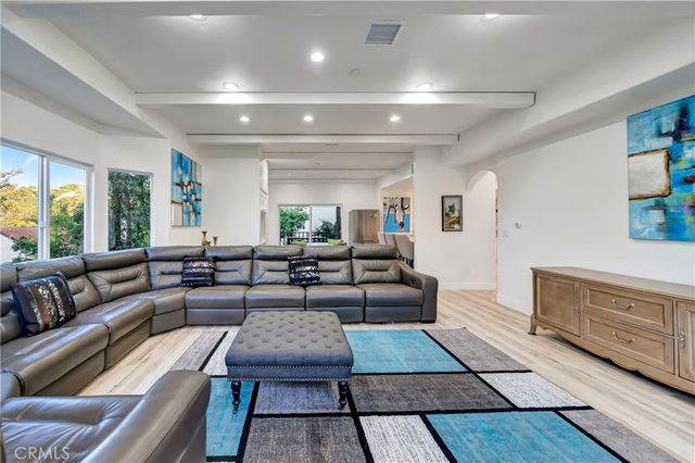 4330 Alhama, Woodland Hills, CA 91364