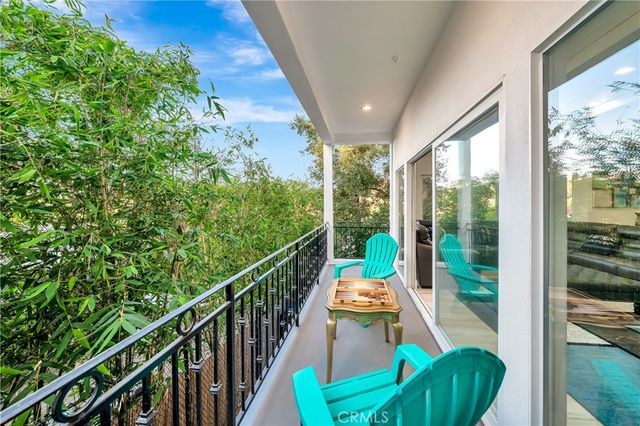 4330 Alhama, Woodland Hills, CA 91364