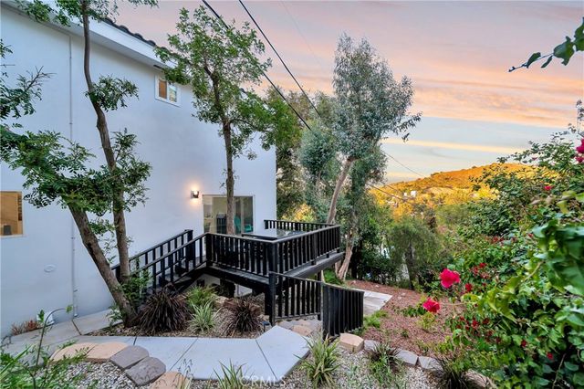 4330 Alhama, Woodland Hills, CA 91364