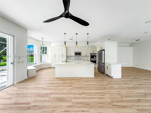 11900 Mataro Avenue, Boynton Beach, FL 33437