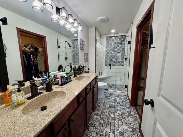 1106 Rolling Hills Court, Norwalk, IA 50211