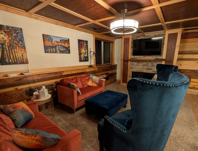 1106 Rolling Hills Court, Norwalk, IA 50211