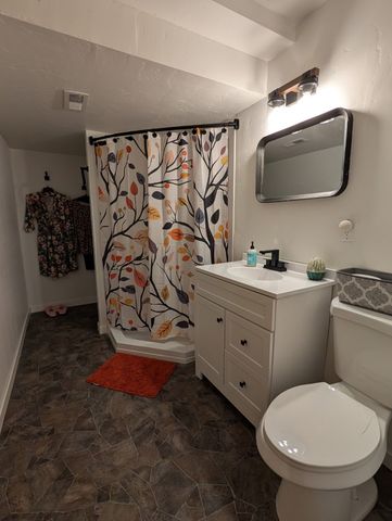 1106 Rolling Hills Court, Norwalk, IA 50211