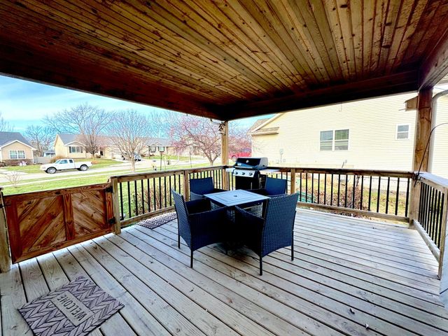 1106 Rolling Hills Court, Norwalk, IA 50211