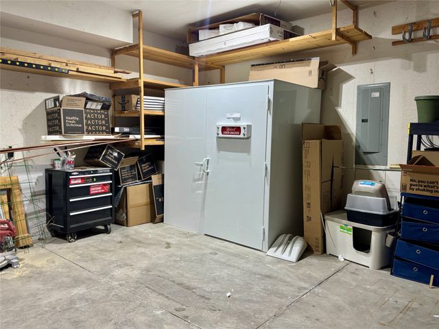 1106 Rolling Hills Court, Norwalk, IA 50211