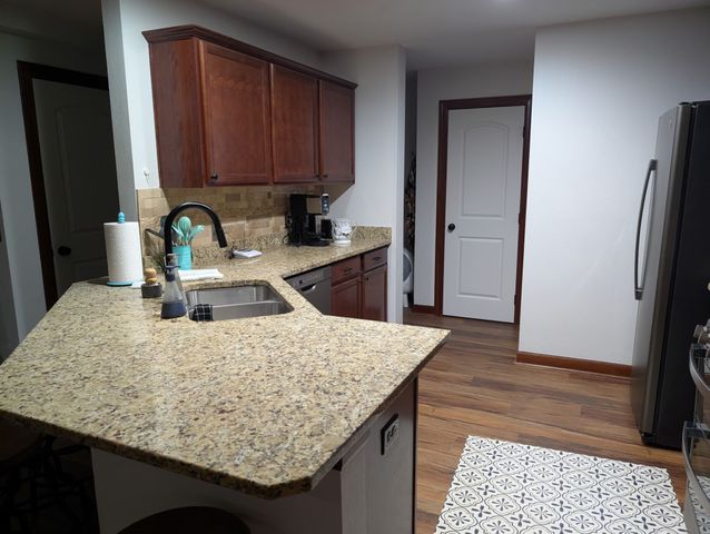 1106 Rolling Hills Court, Norwalk, IA 50211