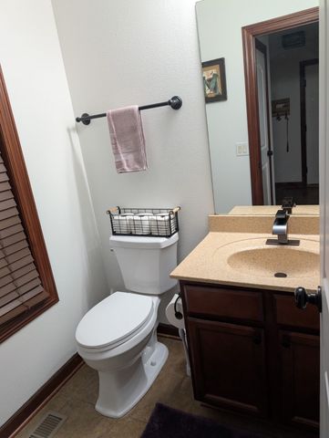 1106 Rolling Hills Court, Norwalk, IA 50211