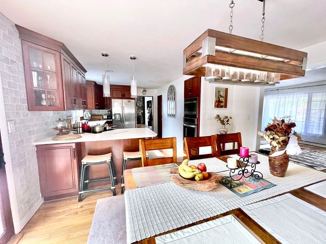 147 Mill St, Westwood, MA 02090