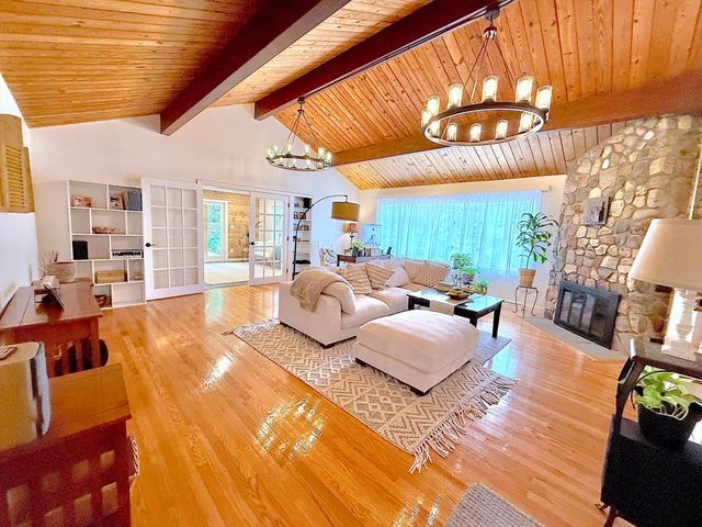 147 Mill St, Westwood, MA 02090