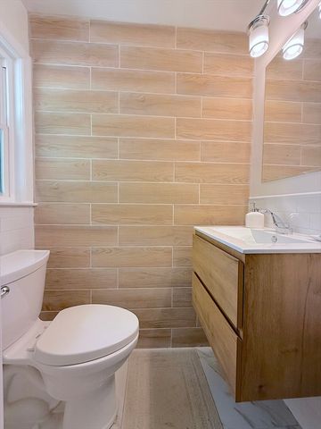 147 Mill St, Westwood, MA 02090