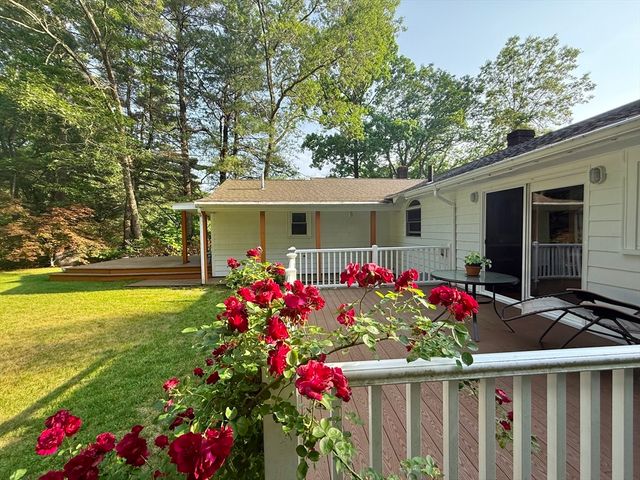 147 Mill St, Westwood, MA 02090