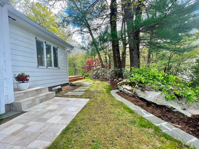 147 Mill St, Westwood, MA 02090