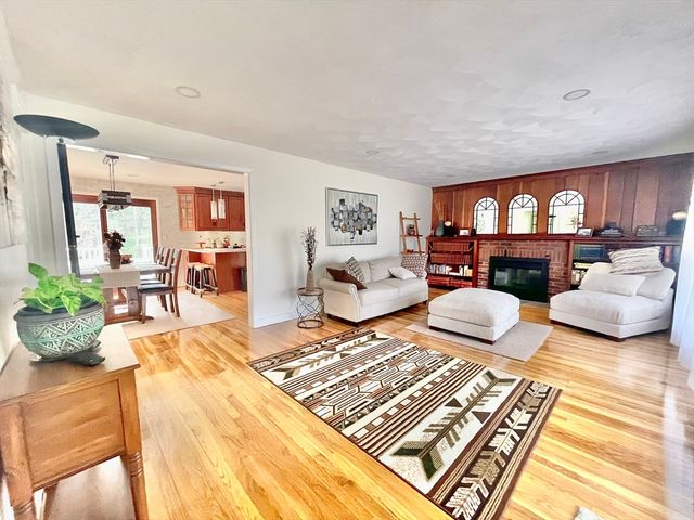 147 Mill St, Westwood, MA 02090