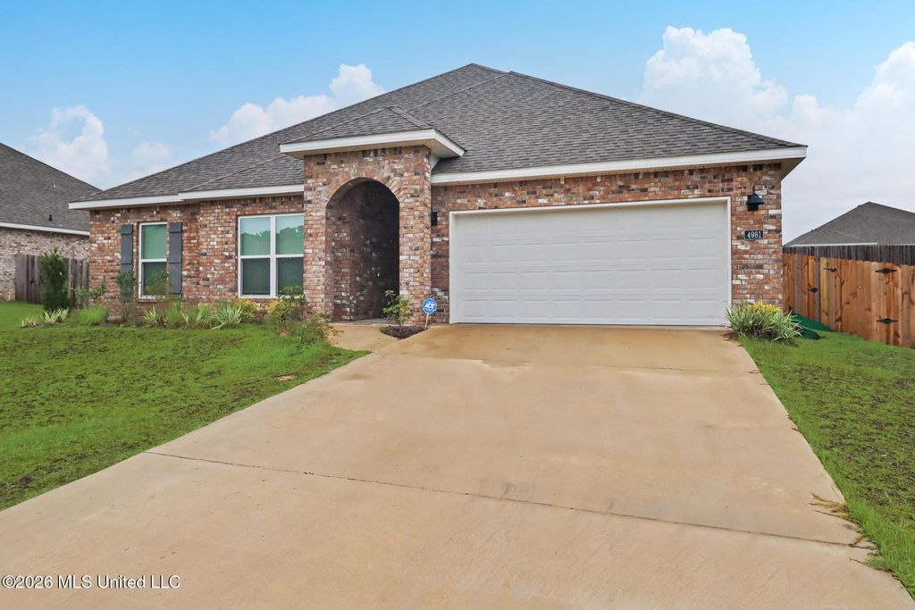 4981 Fern Drive, D'iberville, MS 39540