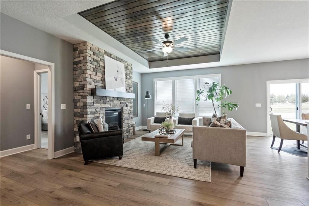 124 NW Mulberry Court, Blue Springs, MO 64014