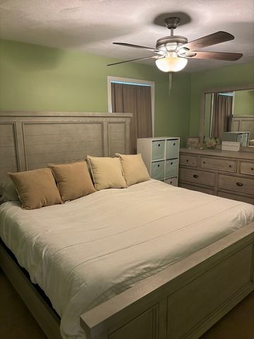 70 Cape Dr 14D, Mashpee, MA 02649