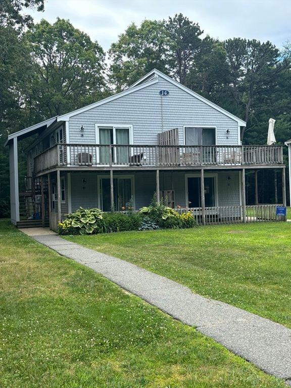 70 Cape Dr 14D, Mashpee, MA 02649
