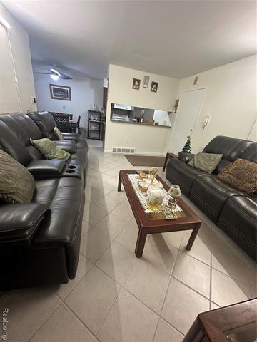 11720 15 Mile Road A9, Sterling Heights, MI 48312