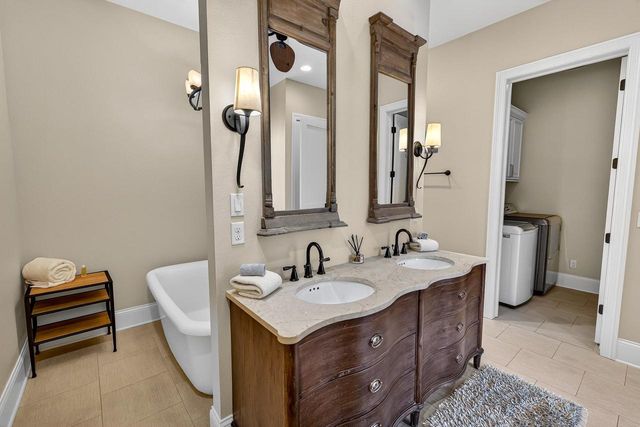 1500 Bristlecone Drive, Hartland, WI 53029