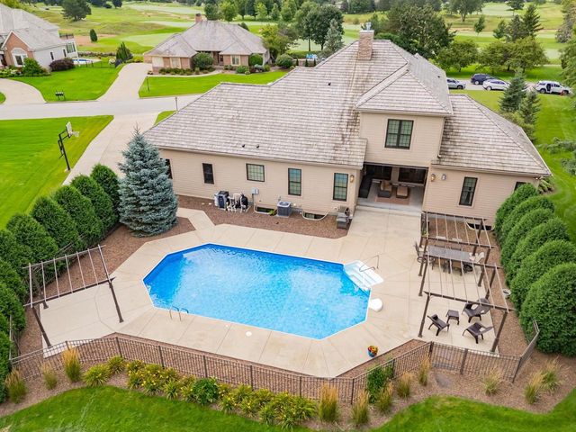 1500 Bristlecone Drive, Hartland, WI 53029