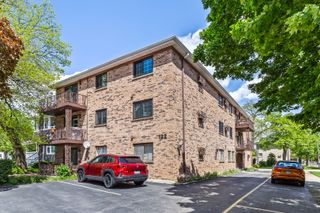 122 Circle Avenue 307, Forest Park, IL 60130