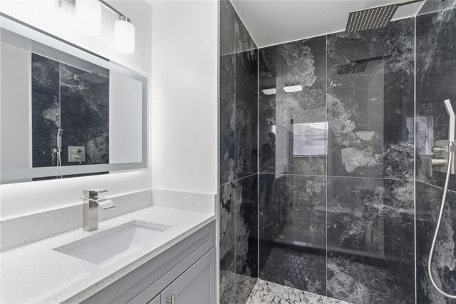 5330 POINSETTIA DR, New Port Richey, FL 34652