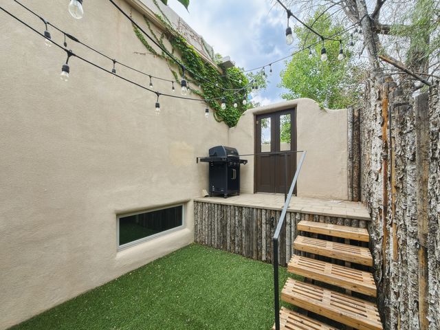 91 Rio Vista Place, Santa Fe, NM 87501
