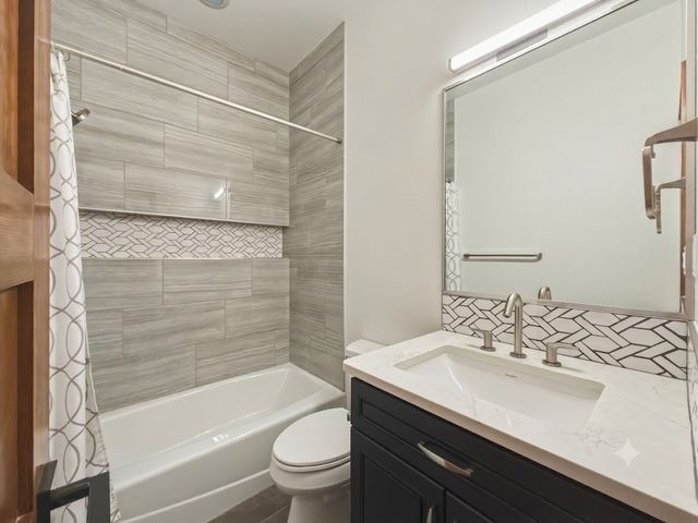 91 Rio Vista Place, Santa Fe, NM 87501