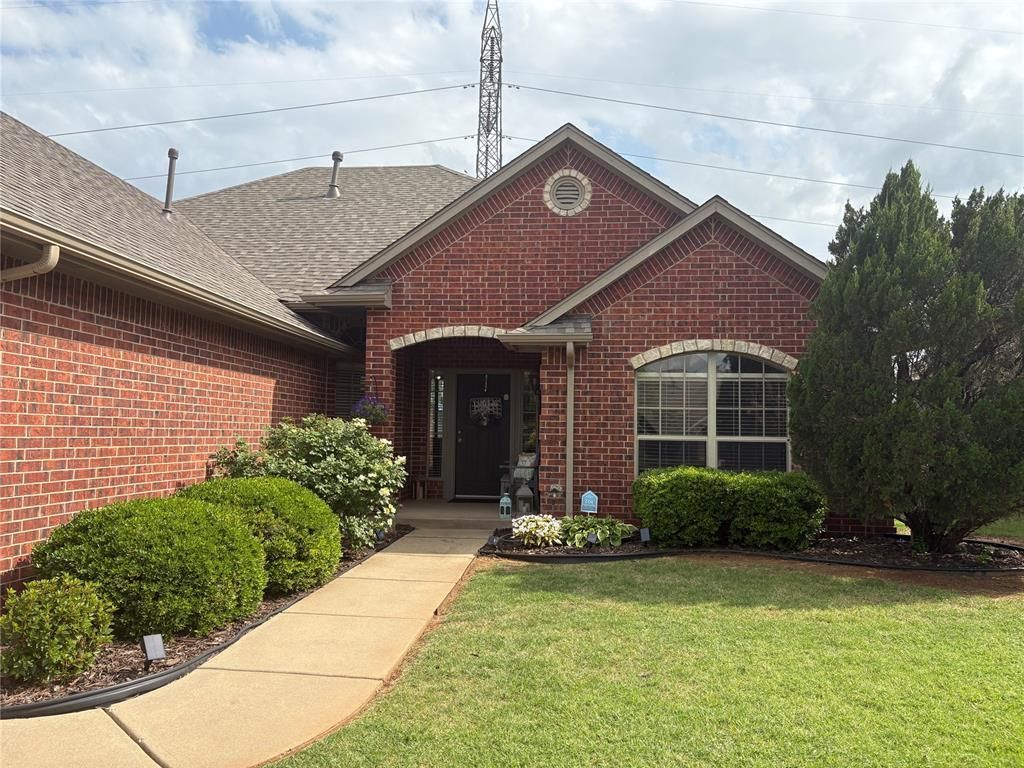 1798 Long Trail, Edmond, OK 73012