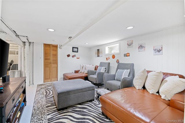 408 Wellington Road, Mineola, NY 11501